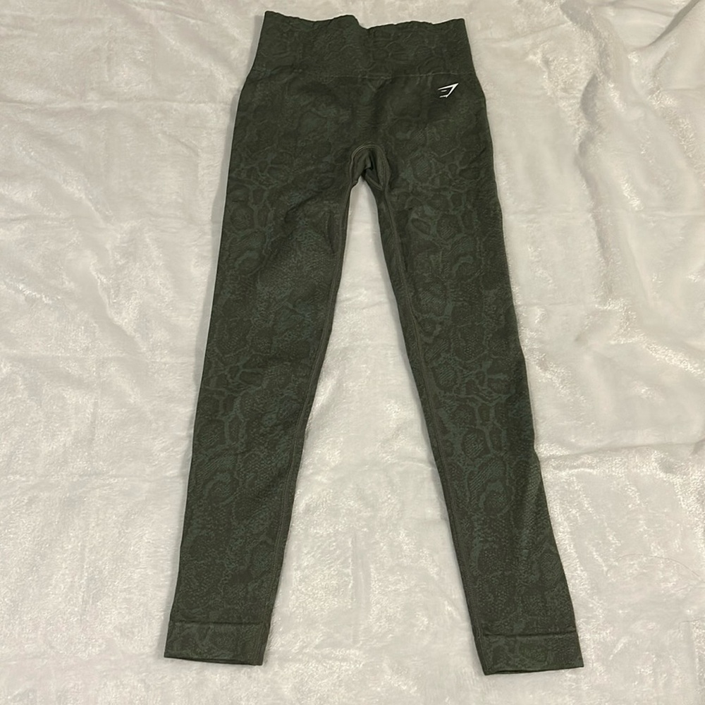 Green workout leggings.